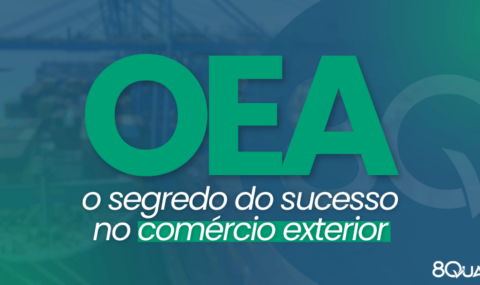 Banner azul com a seguinte frase escrita em verde claro: "Certificação OEA: o segredo do sucesso no comércio exterior"